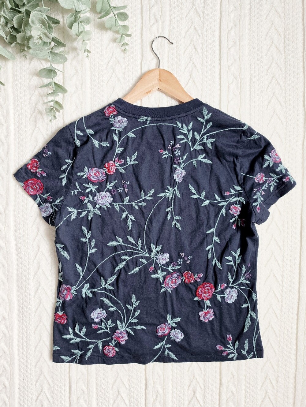 Driftwood Navy Floral Embroidered Tee Shirt Top Crew Neck Pull Over Cotton XS - Picture 6 of 8